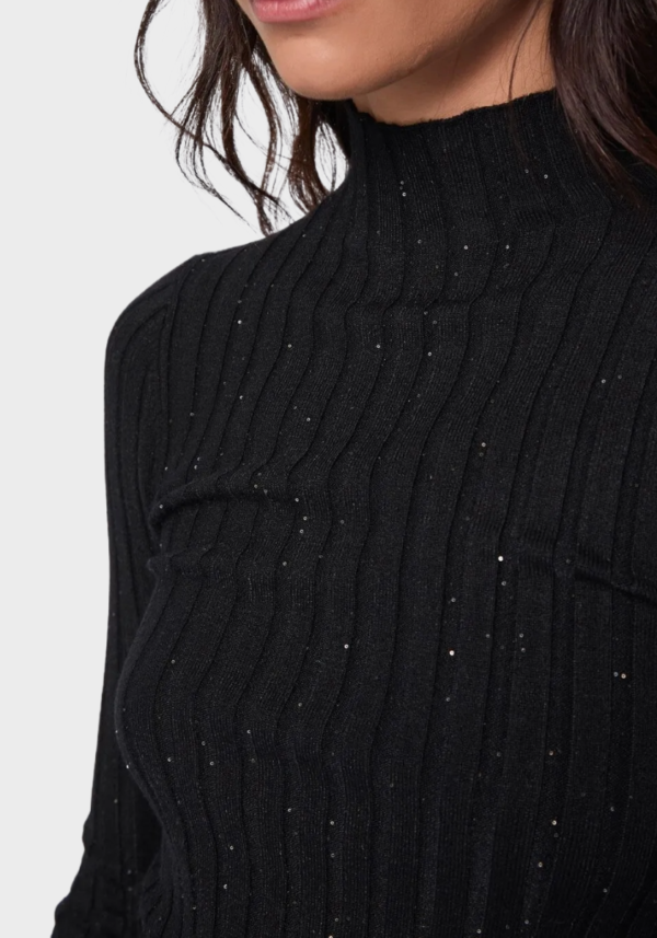 Maglia nera con paillettes Foto 1 Maglia nera con paillettes