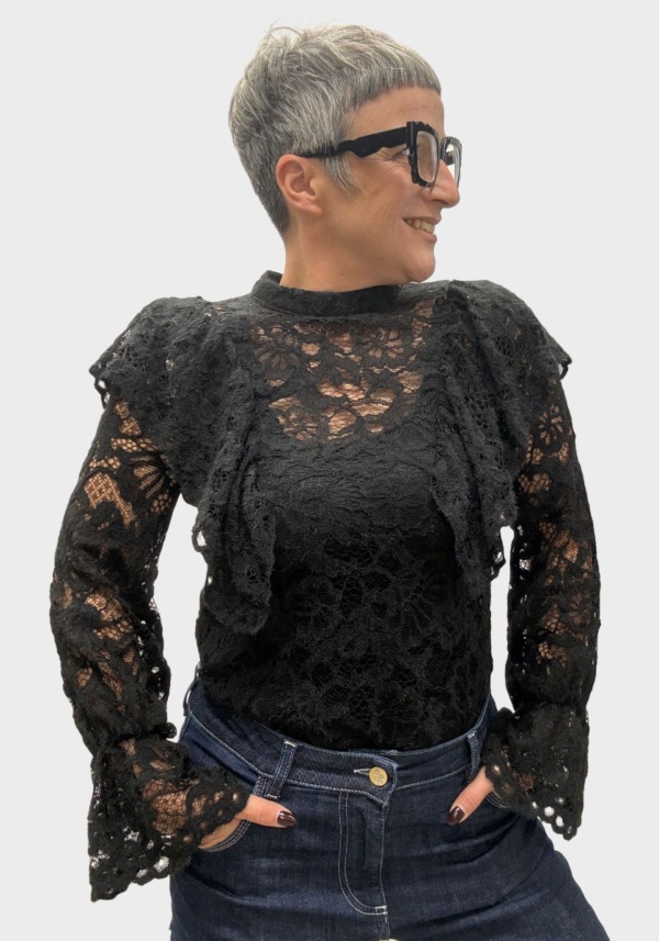 Blusa nera in Pizzo Foto 1 Blusa nera in Pizzo